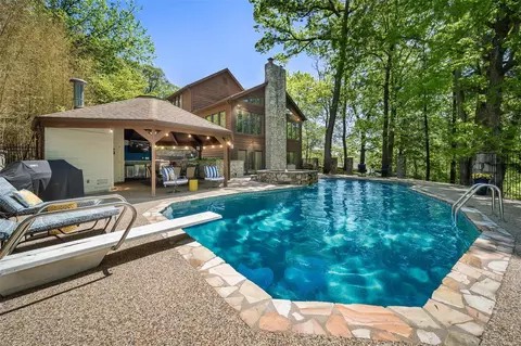 2208 Ridgley Woods Dr, Chesterfield, MO 63005