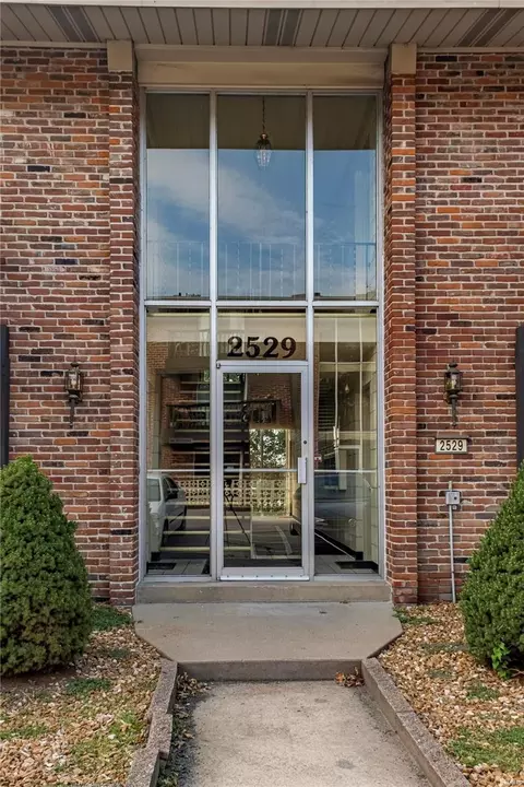 2529 Senator Ct #B, Saint Louis, MO 63125