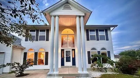 2928 Spring Blossom Dr, Dardenne Prairie, MO 63368