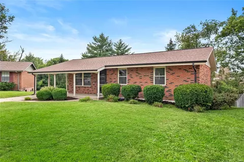 11017 Acton Dr, Saint Louis, MO 63123