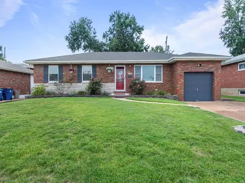 4140 Fabian Dr, Saint Louis, MO 63125