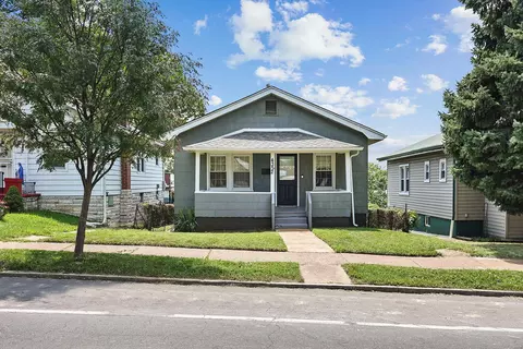 4352 Chippewa St, Saint Louis, MO 63116