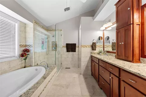 Bath - 16014 Forest Valley Dr, Ballwin, MO 63021 photo 2 of 6