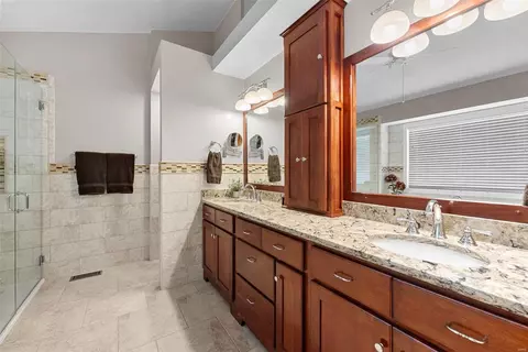 Bath - 16014 Forest Valley Dr, Ballwin, MO 63021 photo 3 of 6