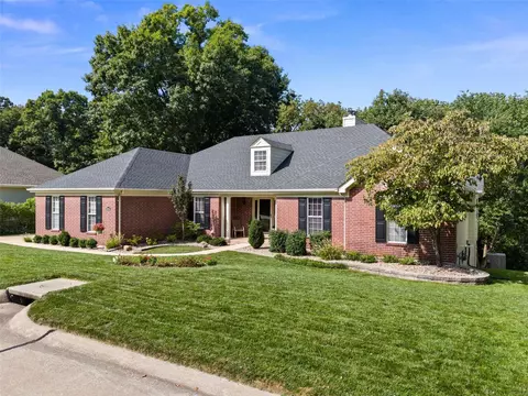 Exterior - 16014 Forest Valley Dr, Ballwin, MO 63021 photo 3 of 10