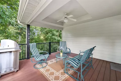 Exterior - 16014 Forest Valley Dr, Ballwin, MO 63021 photo 6 of 10