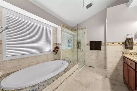 Bath - 16014 Forest Valley Dr, Ballwin, MO 63021 photo 4 of 6