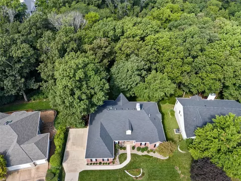 View/Area - 16014 Forest Valley Dr, Ballwin, MO 63021 photo 2 of 4