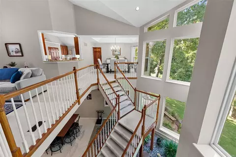 Entry Way - 16014 Forest Valley Dr, Ballwin, MO 63021 photo 3 of 5