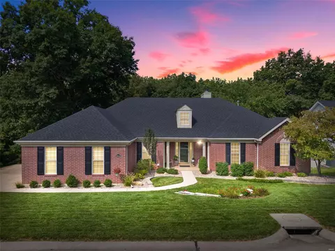 Exterior - 16014 Forest Valley Dr, Ballwin, MO 63021 photo 2 of 10