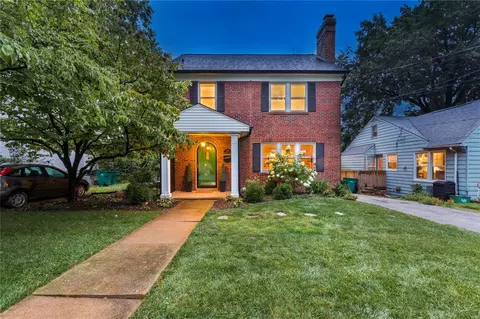 352 Sylvester Ave, Saint Louis, MO 63119