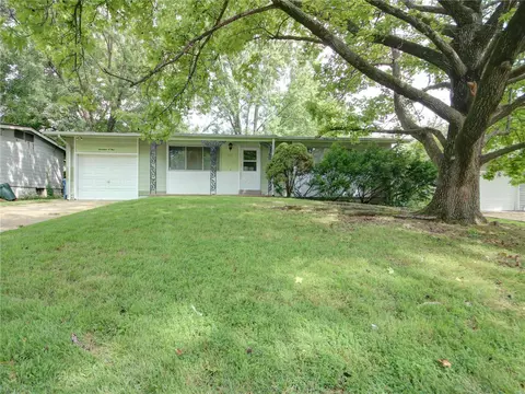 1709 Cargill Dr, Saint Louis, MO 63136