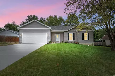 48 Lillian Dr, Saint Charles, MO 63304