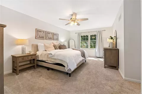 Bedroom - 725 Oak Run Ln, Ballwin, MO 63021 photo 5 of 6