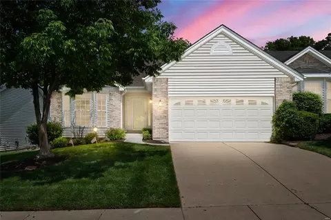 46 N Trumbull Cir #37A, Saint Charles, MO 63301