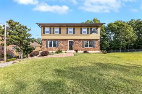 3135 Yaeger Rd, Saint Louis, MO 63129