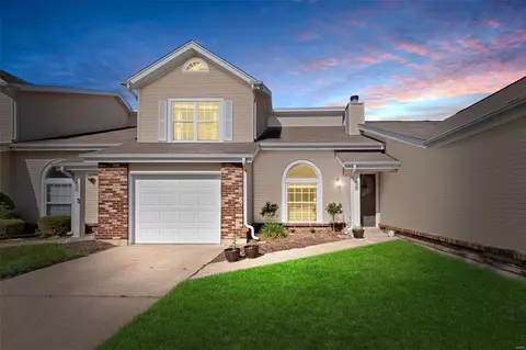 59 Meadow Run Ct, Saint Charles, MO 63303