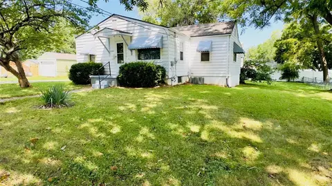 11031 Florence Ave, Saint Ann, MO 63074