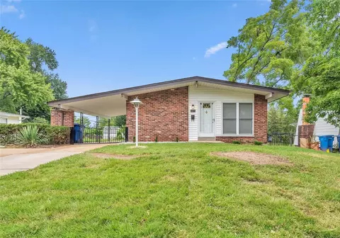1075 Saint Anthony Ln, Florissant, MO 63033