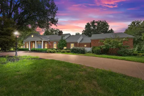 12 Rolling Rock Ln, Saint Louis, MO 63124