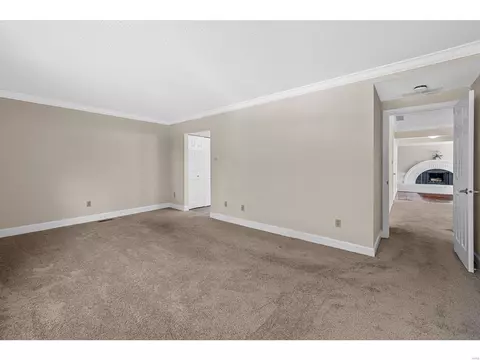 Living - 981 Claytonbrook Dr, Ballwin, MO 63011 photo 10 of 12