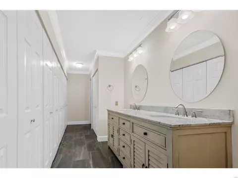Bath - 981 Claytonbrook Dr, Ballwin, MO 63011 photo 3 of 4