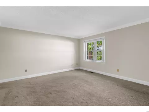 Living - 981 Claytonbrook Dr, Ballwin, MO 63011 photo 12 of 12