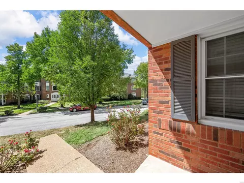 Exterior - 981 Claytonbrook Dr, Ballwin, MO 63011 photo 2 of 6
