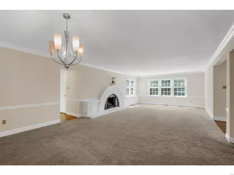 Living - 981 Claytonbrook Dr, Ballwin, MO 63011 photo 6 of 12