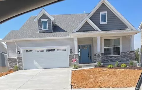 357 Valley Bluff Dr, Wentzville, MO 63385