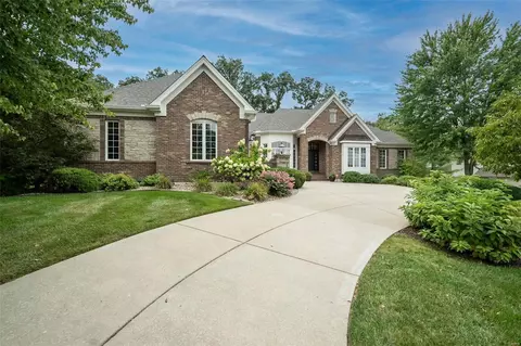 533 Forest Crst, Lake Saint Louis, MO 63367 photo 4