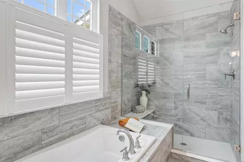 Bath - 127 Magdalen Ln, O'fallon, MO 63366 photo 4 of 7