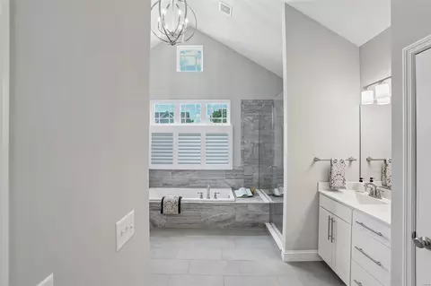 Bath - 127 Magdalen Ln, O'fallon, MO 63366 photo 1 of 7