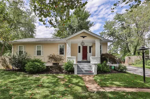 713 Oakland Ave, Kirkwood, MO 63122