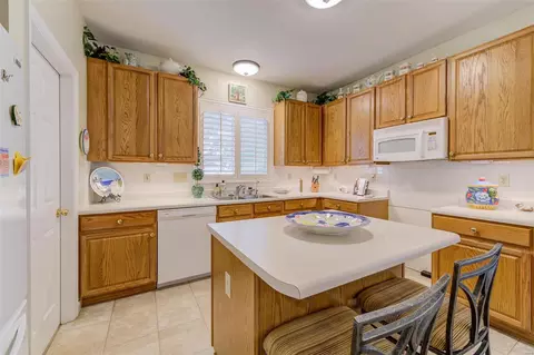 Kitchen - 1007 Red Orchard Trl, O'fallon, MO 63368 photo 2 of 2
