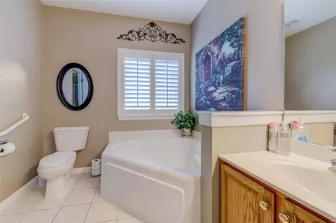 Bath - 1007 Red Orchard Trl, O'fallon, MO 63368 photo 1 of 4