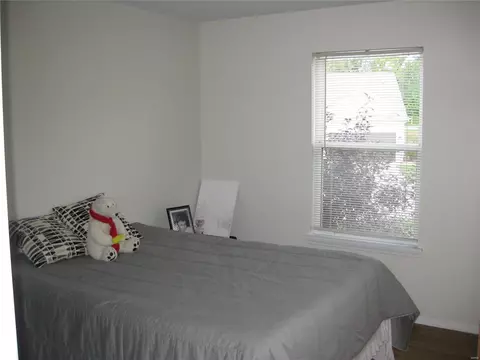 Bedroom - 257 Valleybrook Ct, O'fallon, MO 63368 photo 2 of 3