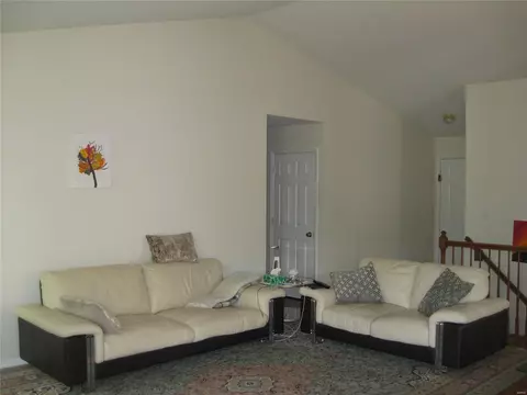 Living - 257 Valleybrook Ct, O'fallon, MO 63368 photo 2 of 2