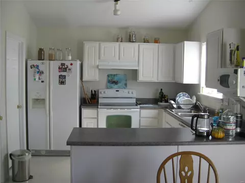 Kitchen - 257 Valleybrook Ct, O'fallon, MO 63368 photo 1 of 2