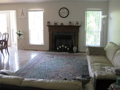 Living - 257 Valleybrook Ct, O'fallon, MO 63368 photo 1 of 2