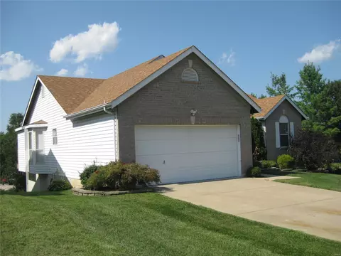 Exterior - 257 Valleybrook Ct, O'fallon, MO 63368 photo 2 of 8