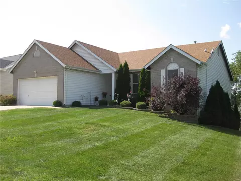 Exterior - 257 Valleybrook Ct, O'fallon, MO 63368 photo 3 of 8