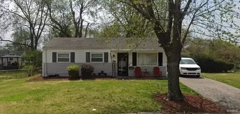 770 Lexington Park, Florissant, MO 63031