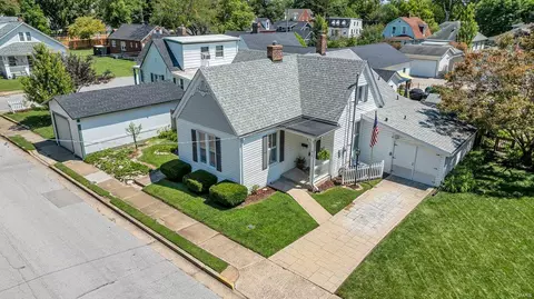 818 N Benton Ave, Saint Charles, MO 63301