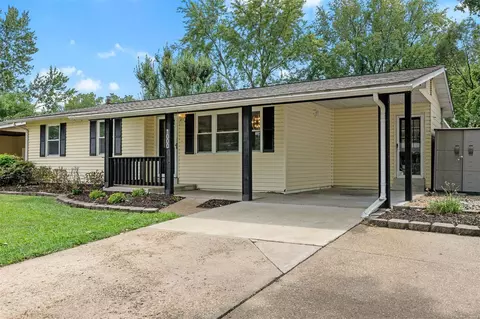 1000 Kingsbrook Ln, Florissant, MO 63031