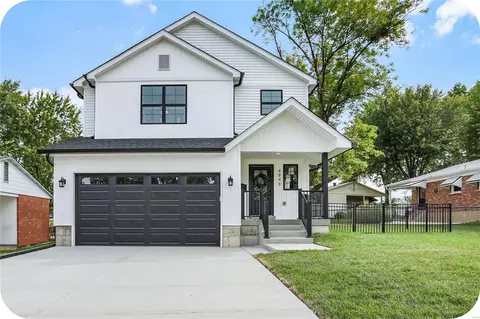 4848 Blackhawk Dr, Saint Louis, MO 63123