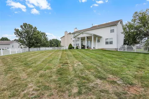 Exterior - 7 Baron Ridge Ct, O'fallon, MO 63366 photo 6 of 8