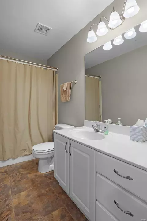 Bath - 7 Baron Ridge Ct, O'fallon, MO 63366 photo 3 of 6