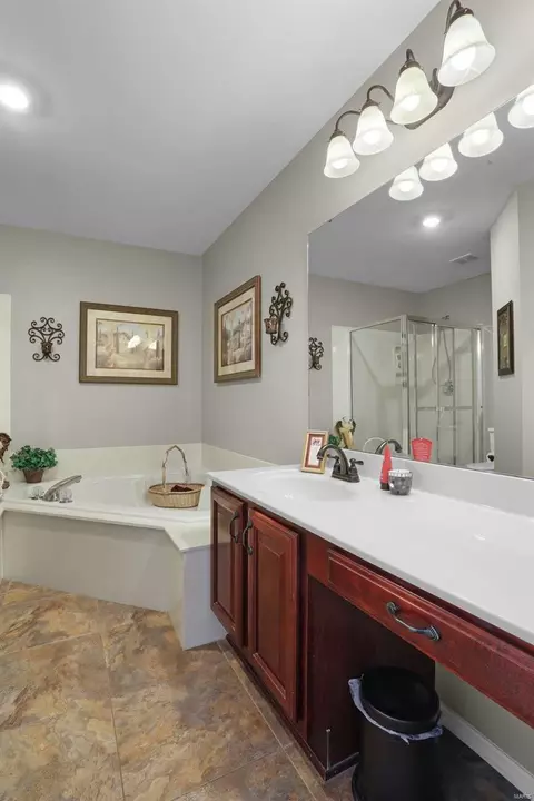 Bath - 7 Baron Ridge Ct, O'fallon, MO 63366 photo 5 of 6