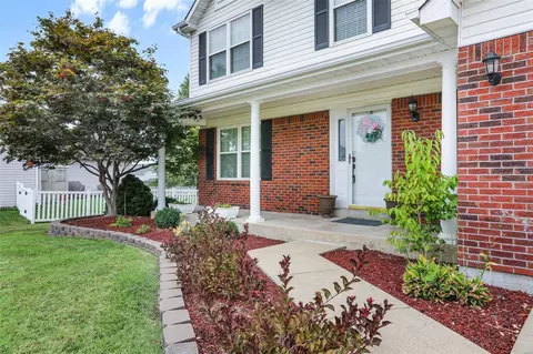 Exterior - 7 Baron Ridge Ct, O'fallon, MO 63366 photo 4 of 8